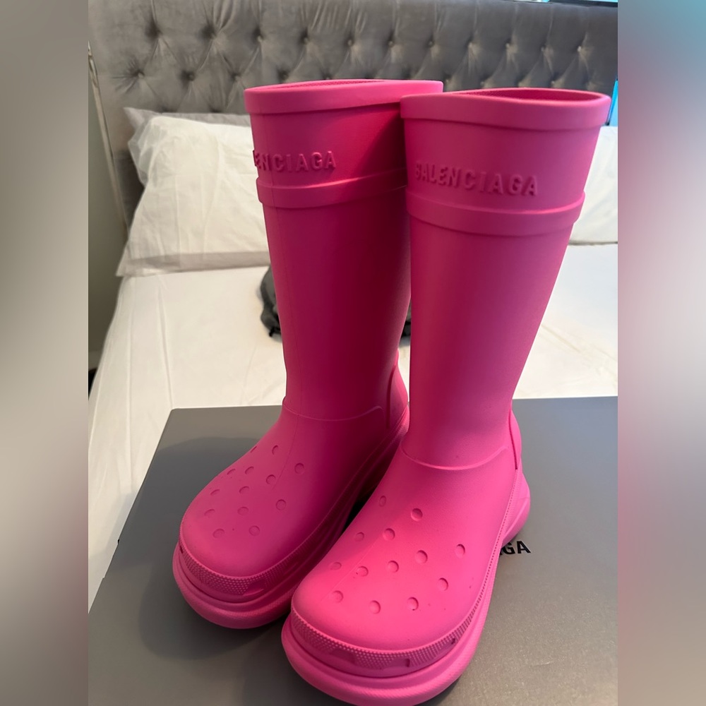 Balenciaga Pink Authentic Winter & Rain Boots - Picture 4 of 10